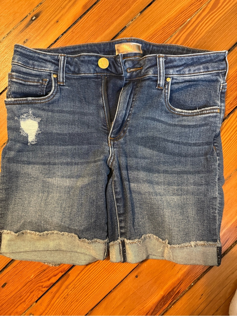 KUT from the Kloth denim shorts, women’s size 4.
